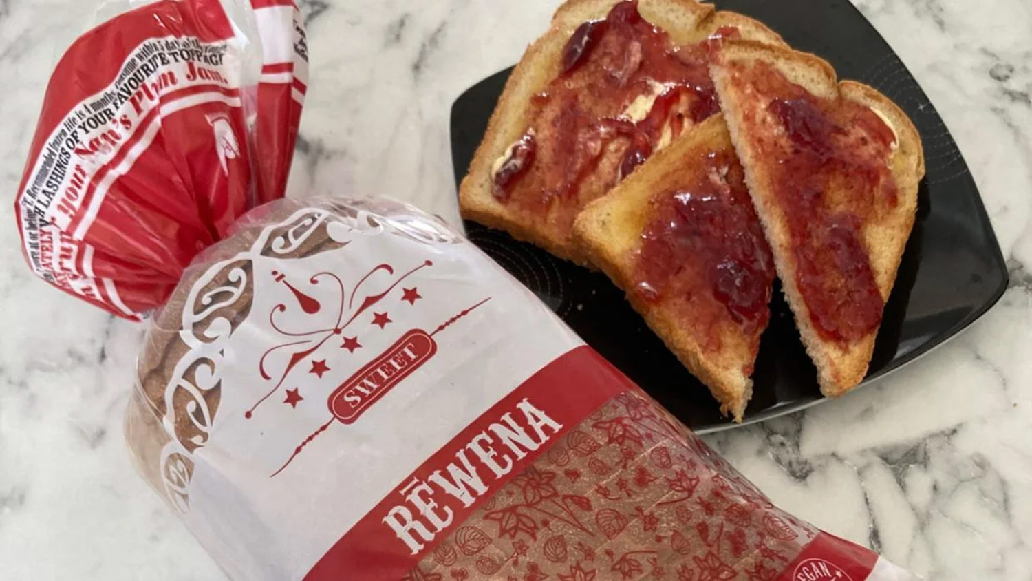 Jackson’s bread is made with a starter that comes from the 1800s. Photo: Jackson’s Rēwena Pāraoa 